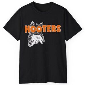 Hooters Vintage Logo Classic Restaurant Graphic T Shirt 101
